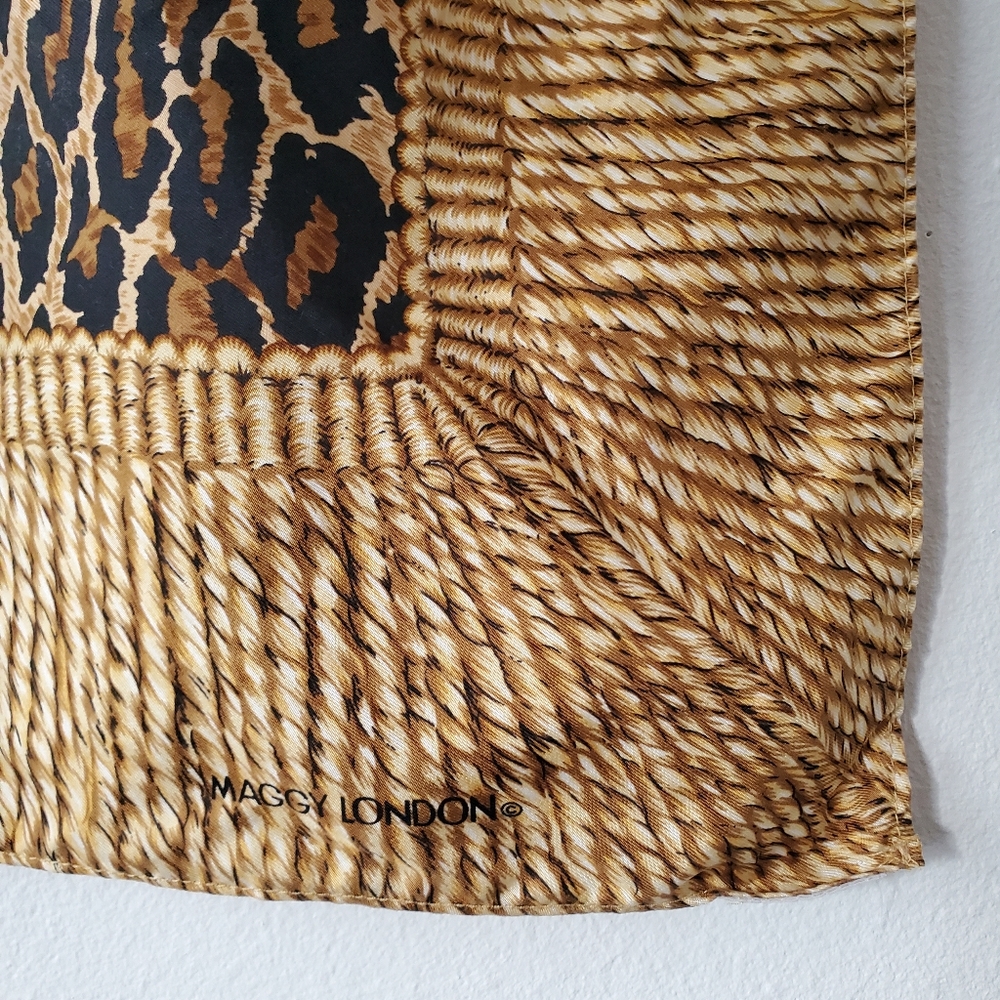 Leopard Scarf - Picture 3 of 6
